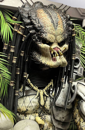 Predator Life-Size Wall Sculpture Predator 45 x 81 x 94 cm